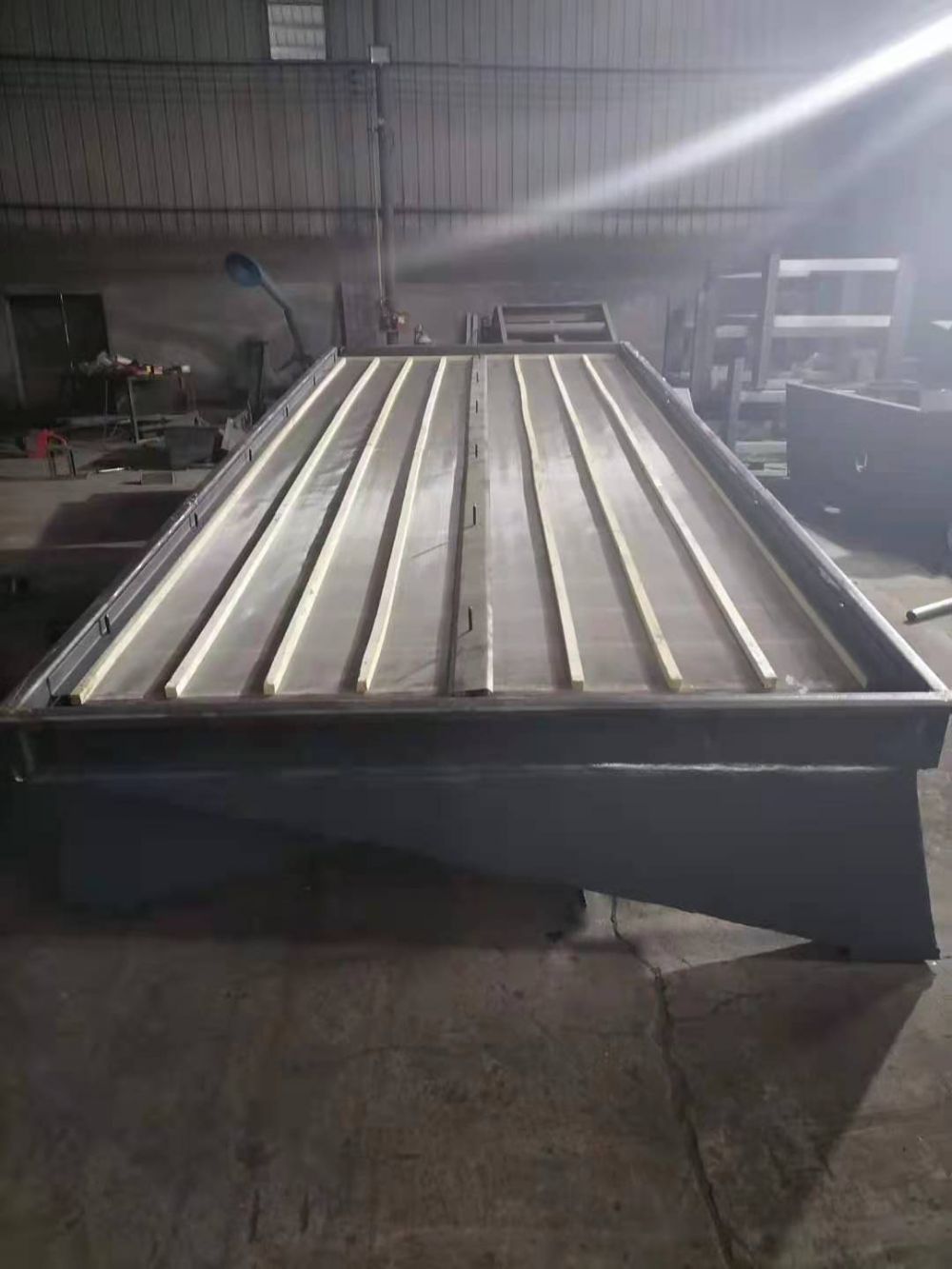 礦山直線振動(dòng)篩 醫(yī)藥行業(yè)定制加工振動(dòng)篩設(shè)備