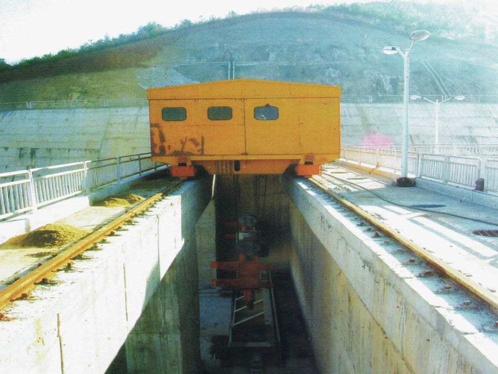 ?QT2&times;400KN單向臺(tái)車式啟閉機(jī)