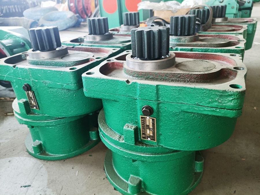 LDA起重機(jī)大車(chē)行走驅(qū)動(dòng)變速箱、長(zhǎng)春起重配件批發(fā)零售