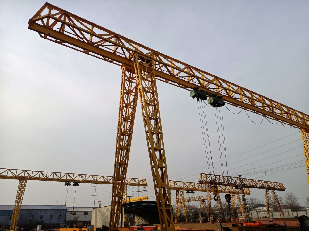 山東龍門吊廠家、型號、參數(shù)、電動門式起重機制造安裝、維修維保