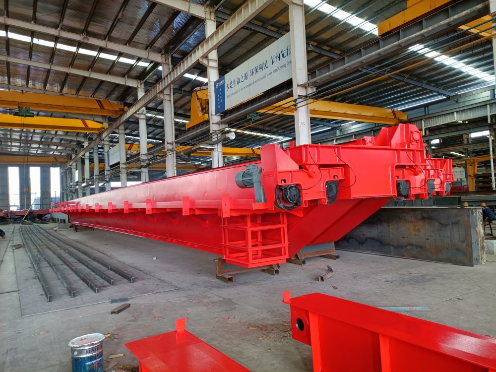 通用橋式起重機(jī)生產(chǎn)廠家、QD型吊鉤橋式起重機(jī)