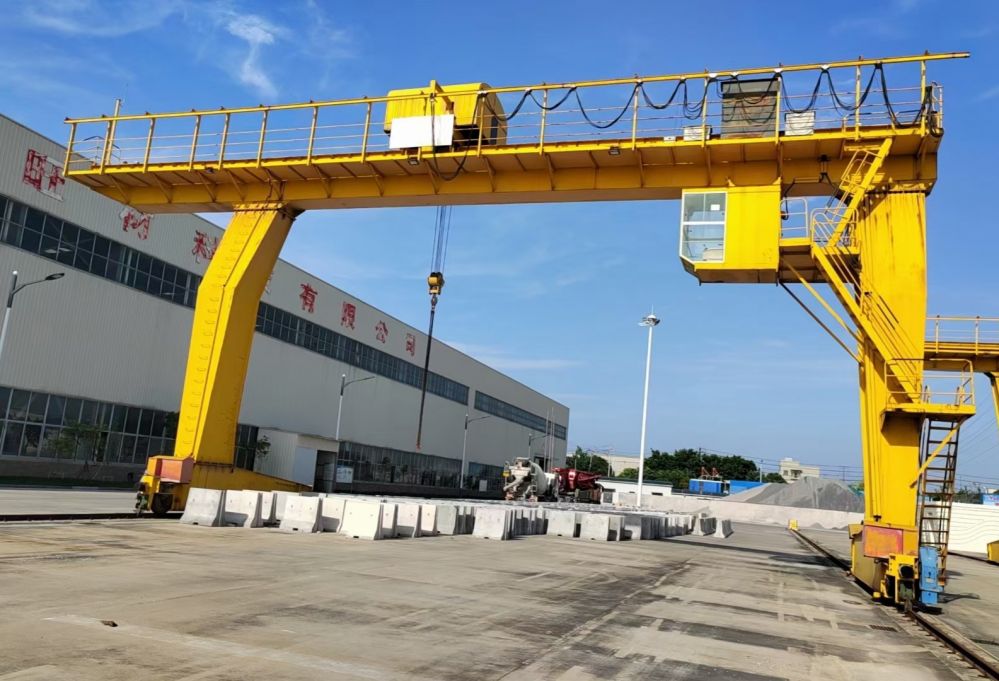 MDG型電動單梁門式起重機、L型小車偏掛吊鉤龍門吊
