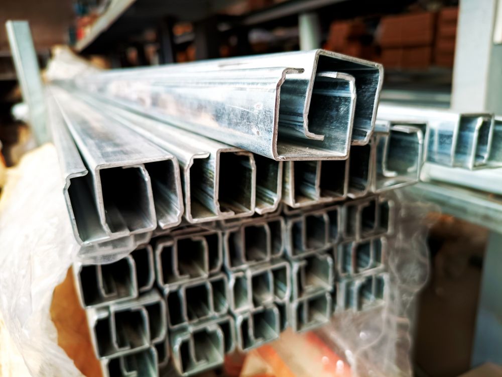 電纜線拖纜C型鋼、C型槽廠家批發(fā)、安裝調(diào)試