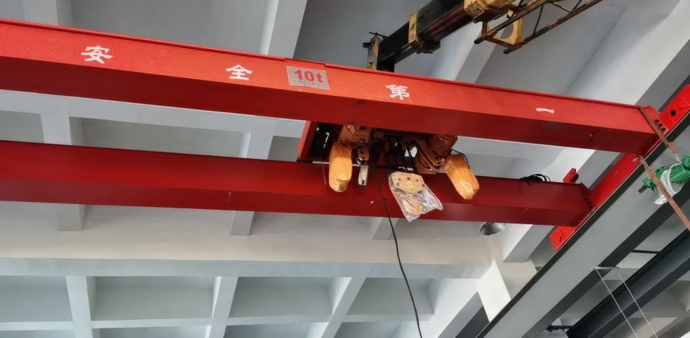 起重機廠家。LH電動葫蘆雙梁橋式起重機系列