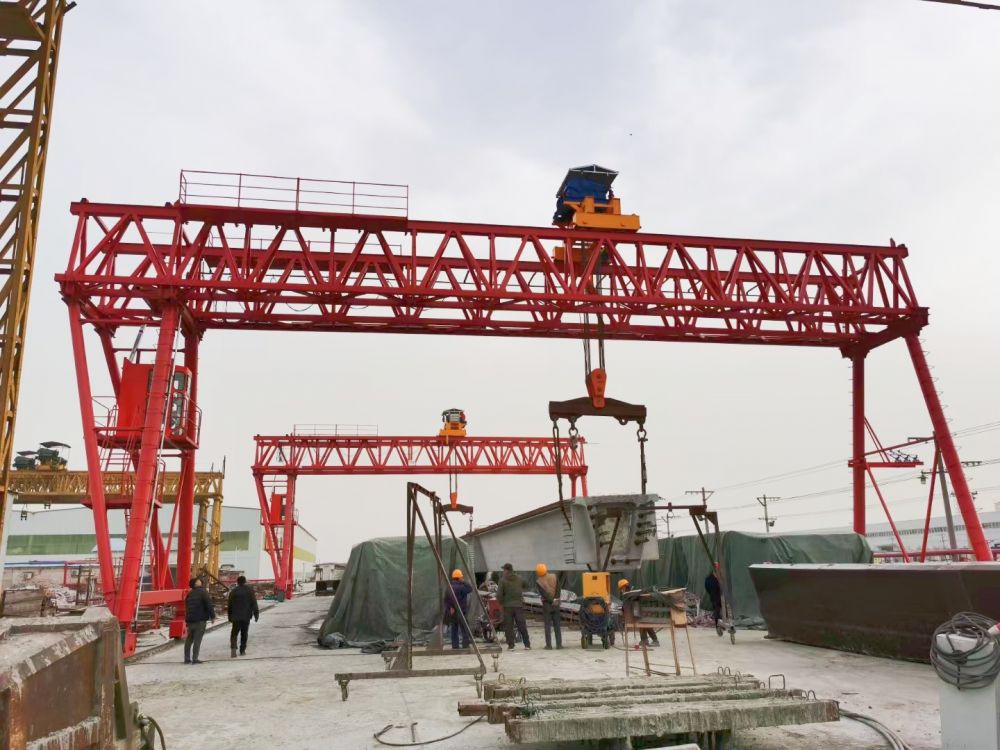 重慶龍門吊、梁場(chǎng)龍門吊、制梁場(chǎng)提梁門式起重機(jī)