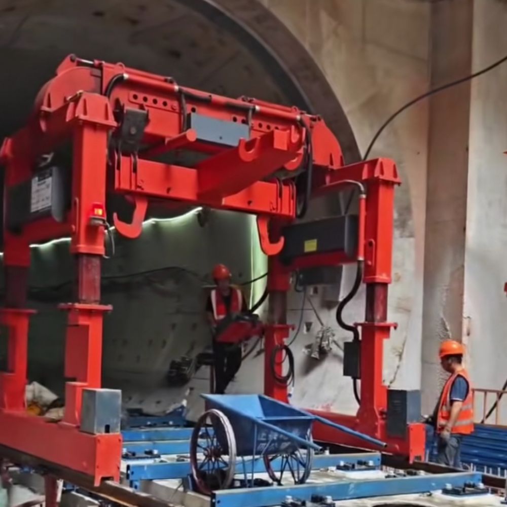 隧道鋪軌吊、液壓龍門吊、隧道門式起重機