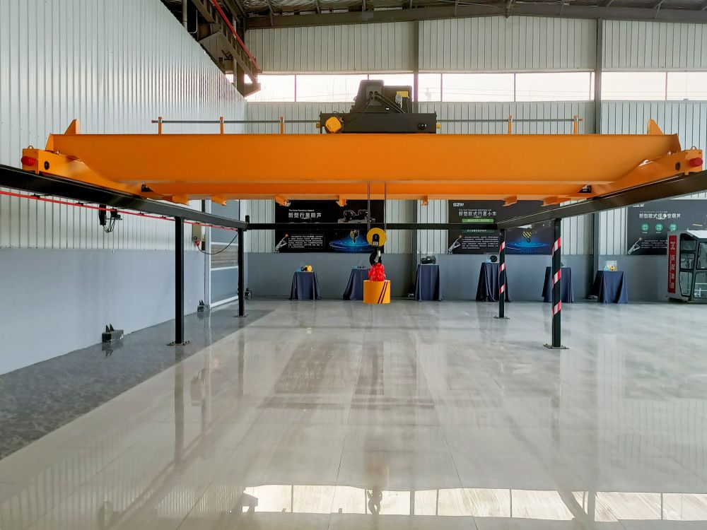 歐標(biāo)起重機(jī)、歐式新型雙梁橋式起重機(jī)、歐式天車、吊機(jī)