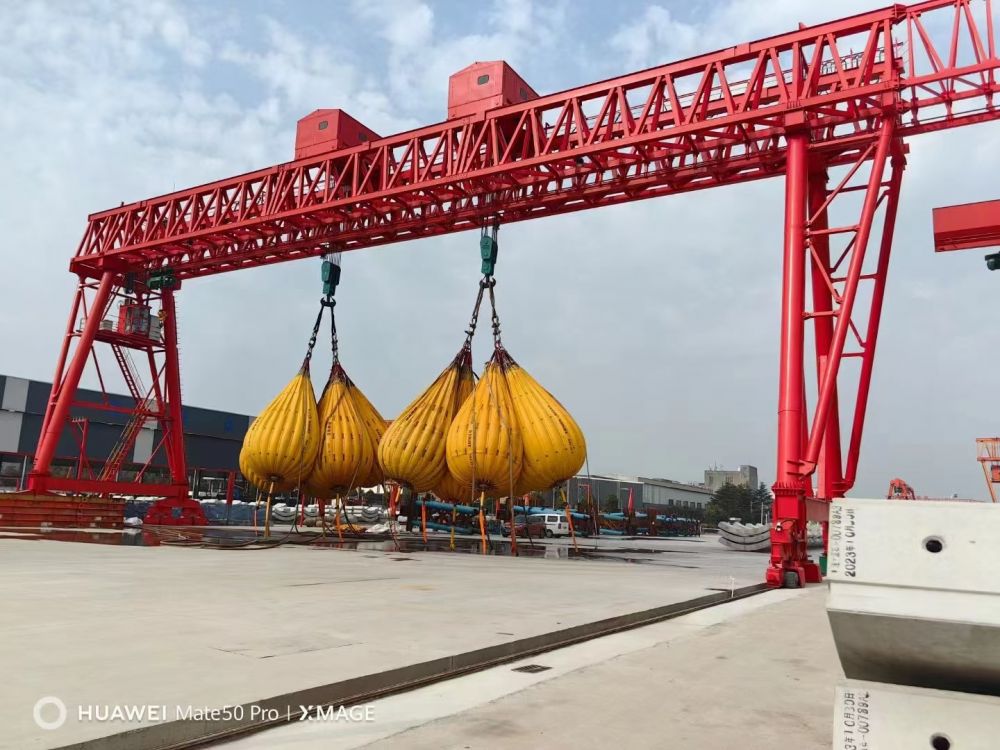 ME型雙小車(chē)門(mén)式起重機(jī)、ME型雙梁龍門(mén)吊、提梁機(jī)