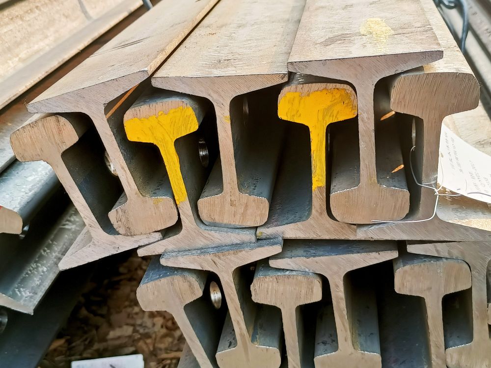 起重機(jī)軌道路軌、鋼軌及軌道壓板、夾板、魚尾板供貨安裝