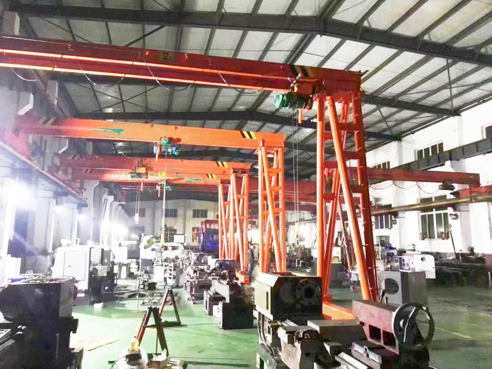 龍門吊廠家品牌、BMH型半腿門式起重機(jī)制造安裝維修