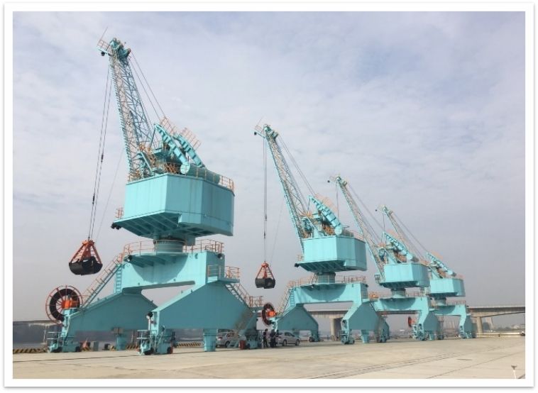 桃源港門座機   （抓斗）