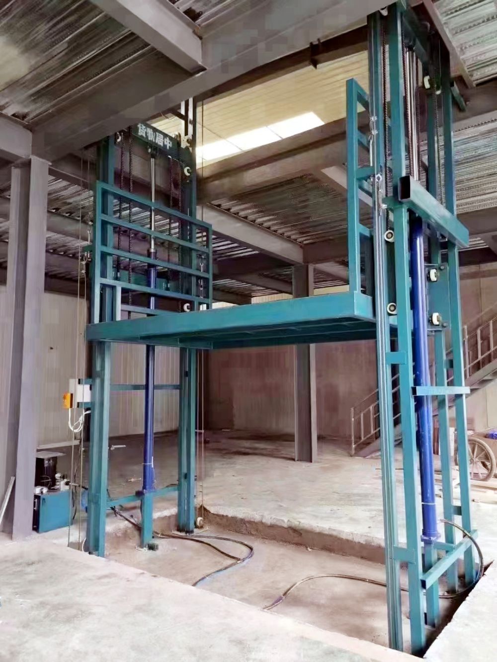佛山液壓升降機(jī)、升降平臺(tái)、鏈條導(dǎo)軌式升降貨梯廠家銷售安裝維修