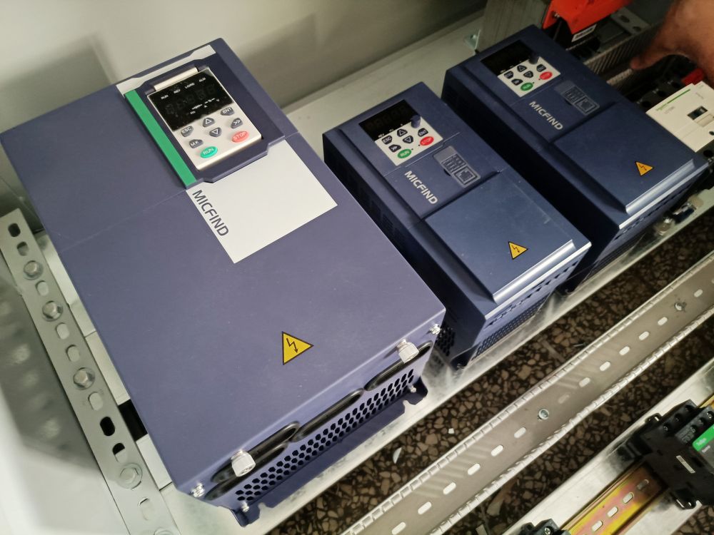 鄭州滎陽配電柜廠家定制、起重電器箱柜、工控自動化電氣