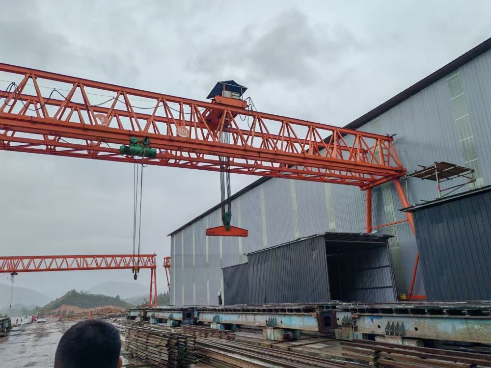 廣東提梁機、ME/MG型雙梁門式起重機、梁場龍門吊