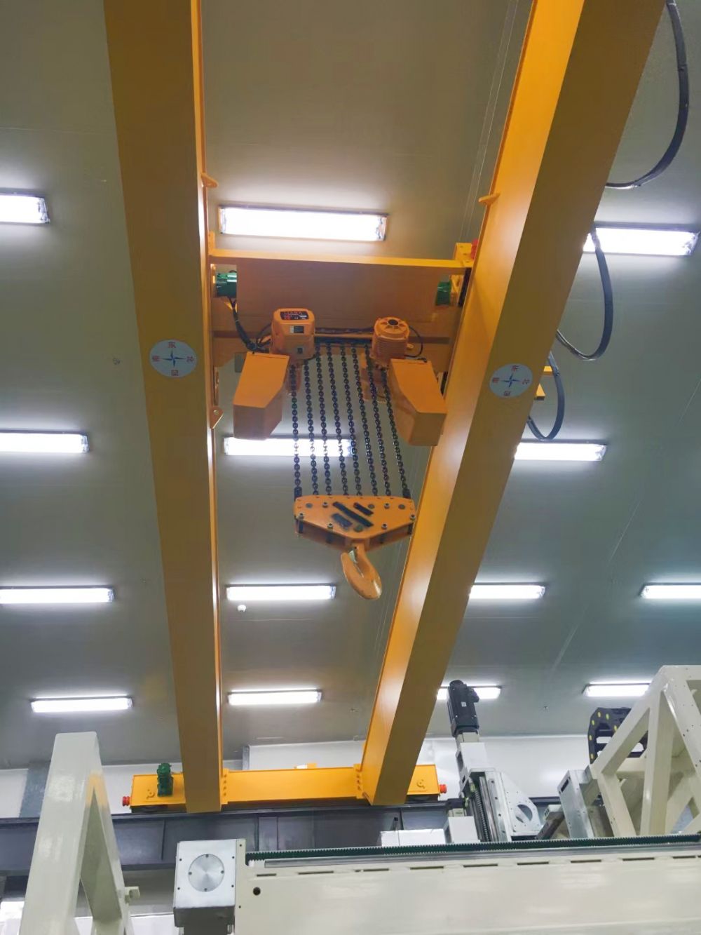 LH型電動葫蘆雙梁起重機 (1).jpg